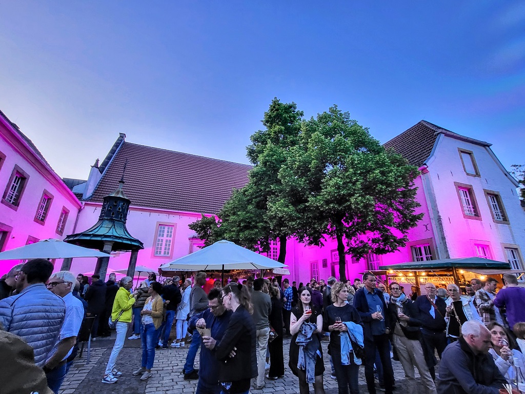 You are currently viewing Winzerfest auf dem Falkenhofvorplatz | 06. – 08.06.2024